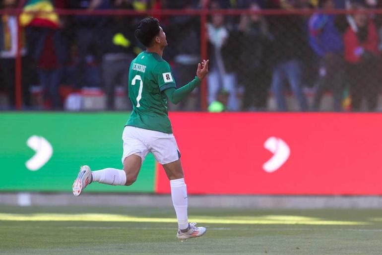 La altura y Bolivia quitan el invicto a Colombia con la mínima (EFE)