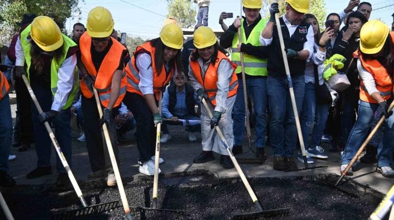 Brugada da el banderazo al Bachetón: busca eliminar los baches en medio año
