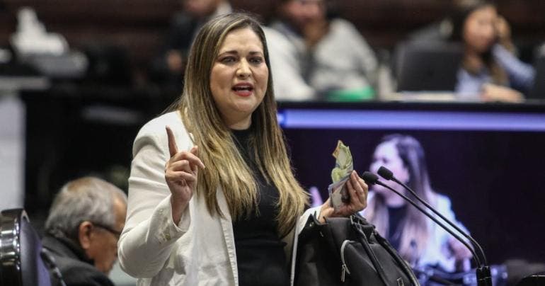  Cynthia López Castro deja el PRI por diferencias con 'Alito' Moreno