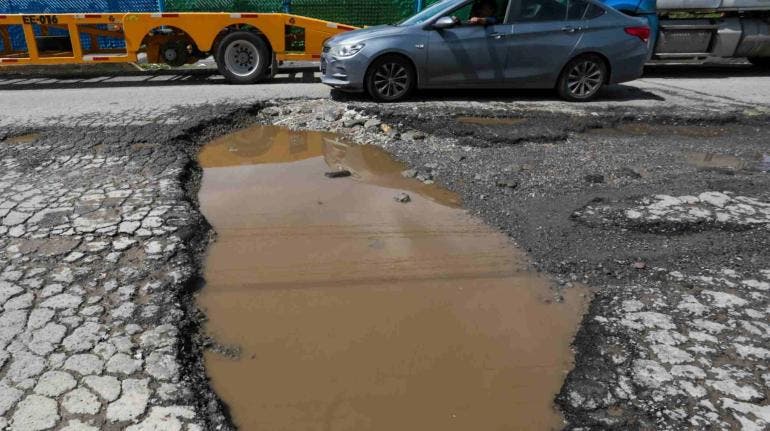 Claudia Sheinbaum anuncia programa “Bachetón”, para tapar baches de carreteras en todo el país