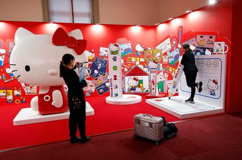 El icónico personaje nipón Hello Kitty cumplirá 50 años el viernes y para celebrarlo el Museo Nacional de Tokio (EFE)