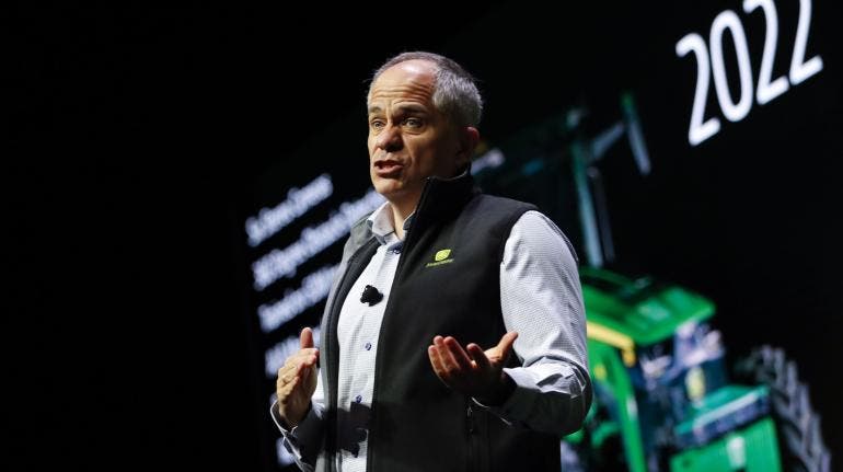 John Deere desmiente Trump