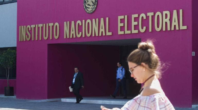 Morena pide a PAN cesar presiones sobre el INE en elección del PJ