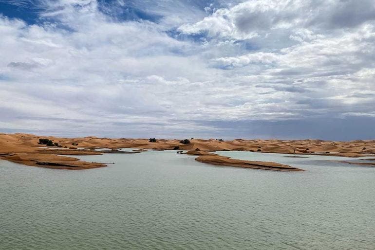 Inundaciones en el desierto de Marruecos resucitan un lago seco desde hace 50 años (EFE)
