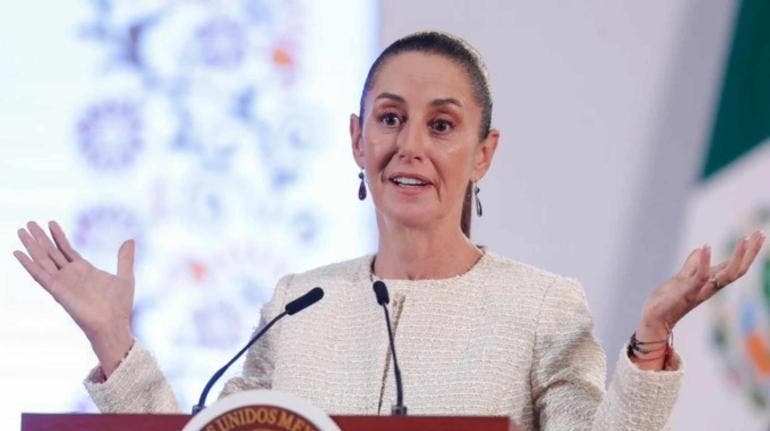 Sheinbaum atribuye caída del peso a Trump, pero descarta riesgo para el T-MEC
