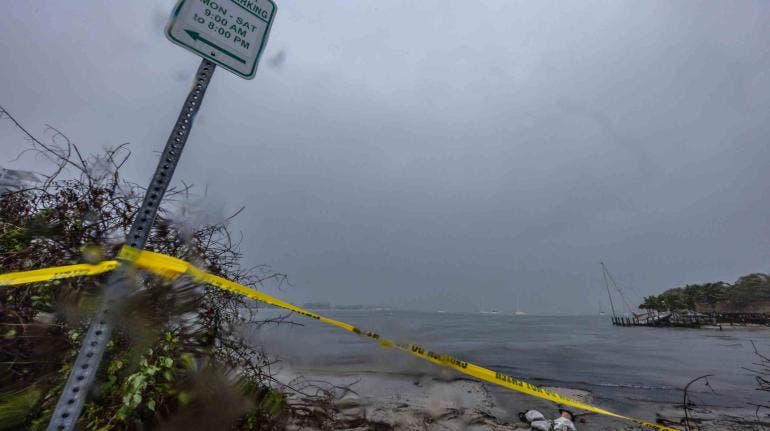 Texas envía personal de emergencia para apoyar a Florida ante el huracán Milton