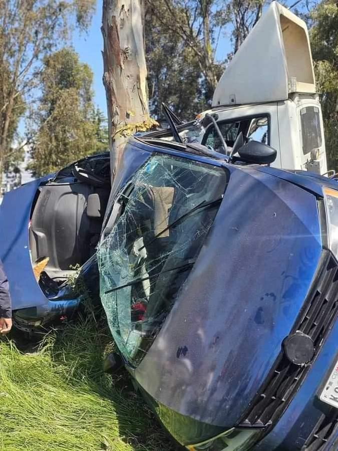 Tráiler embiste automóvil en la Toluca-Palmillas; hay dos muertos (Foto de X: 