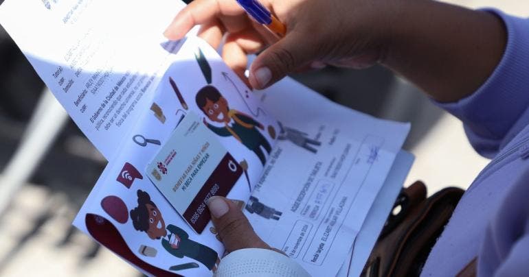 10 mil tarjetas Mi Beca para Empezar Clara Brugada