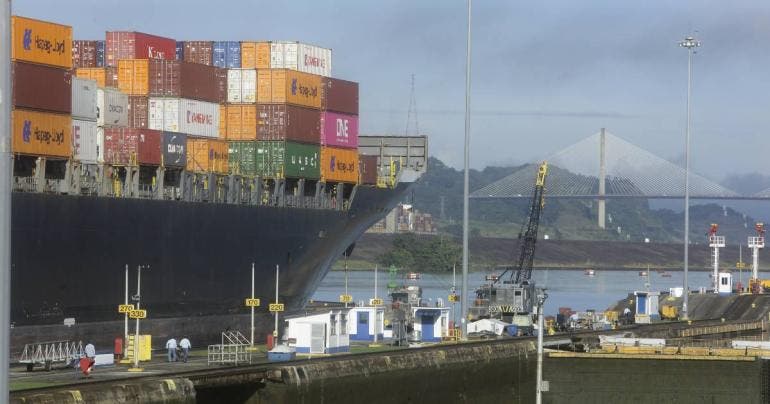Aranceles de Trump afectarían al canal de Panamá y los precios en Centroamérica