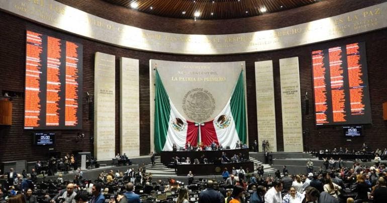 Cámara de Diputados aplaza discusión de extinción de órganos autónomos