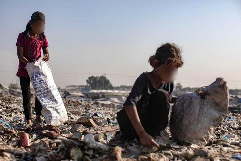 Niños entre la basura en Gaza