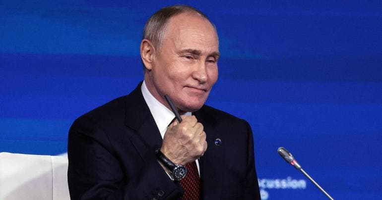 Putin felicita a Trump por su victoria y le propone abrir un diálogo nuclear