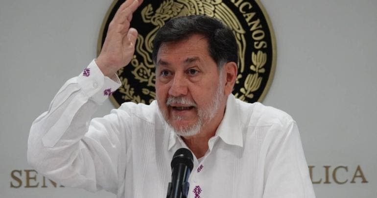 Se incendia camioneta de Gerardo Fernández Noroña
