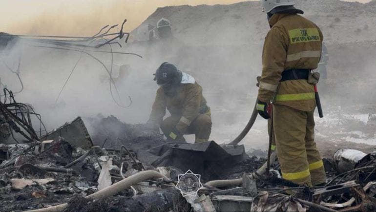 Avionazo en Kazajistán dejaría al menos 30 muertos y 32 sobrevivientes (EFE)
