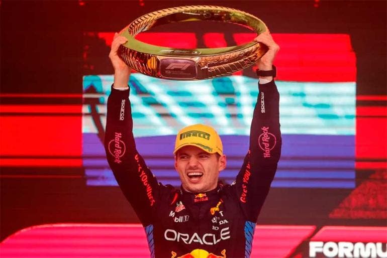 El neerlandés Max Verstappen (Red Bull) confirmó los pronósticos y se hizo con su cuarto mundial consecutivo de Fórmula Uno, igualando los obtenidos por el alemán Sebastian Vettel y del francés Alain Prost (EFE)