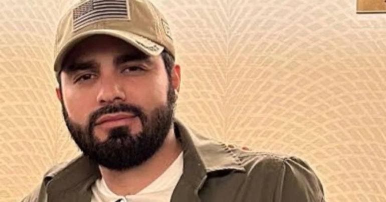 Mini Lic revelan foto sin barba