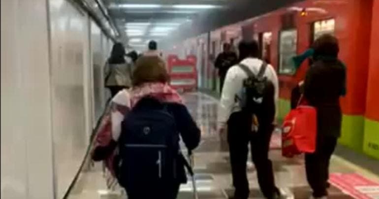 Reportan humo y desalojos en la Línea 3 del Metro de la CDMX