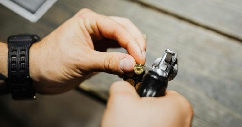 Se dispara accidentalmente policía que resguardaba a paciente en el HG de Culiacán