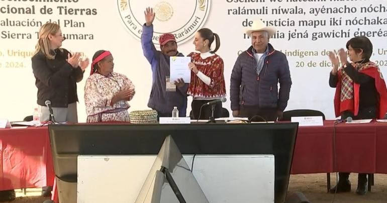 Sheinbaum firma decretos de restitución de tierras a comunidades rarámuri