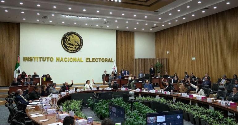 Sheinbaum pide al INE transparentar recursos para elección judicial de 2025