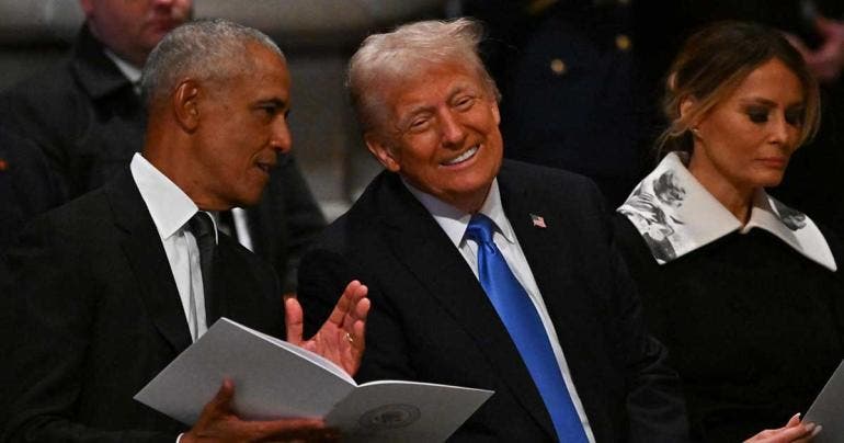 Barack Obama y Donald Trump en funeral de Jimmy Carter