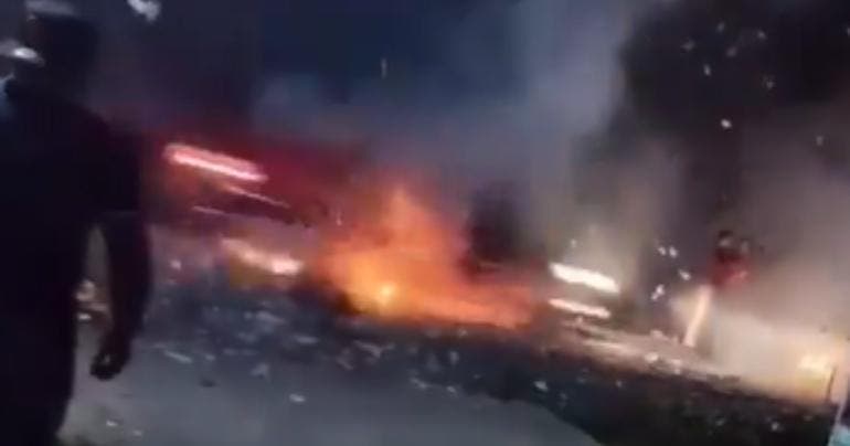 Conductor atropella a jóvenes en Tabasco mientras quemaban un muñeco de año viejo