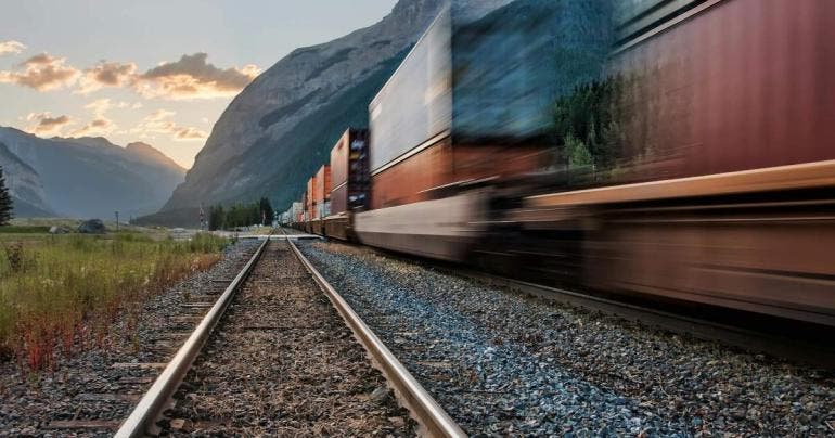 Evacuación por falsa alarma en tren de India deja 11 fallecidos