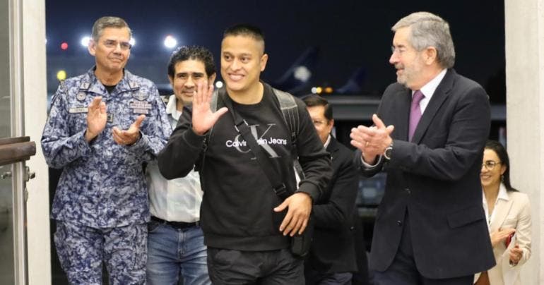 FOTOS | Llegan a México los connacionales secuestrados por hutíes 
