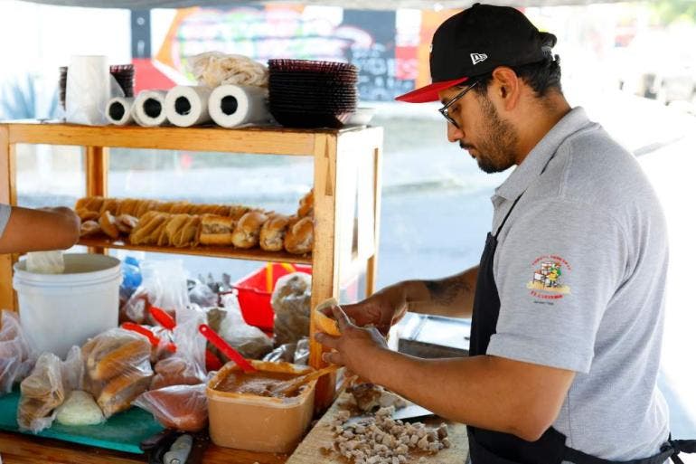 La torta ahogada, en el top 10 de los mejores sándwiches del mundo (foto de EFE)