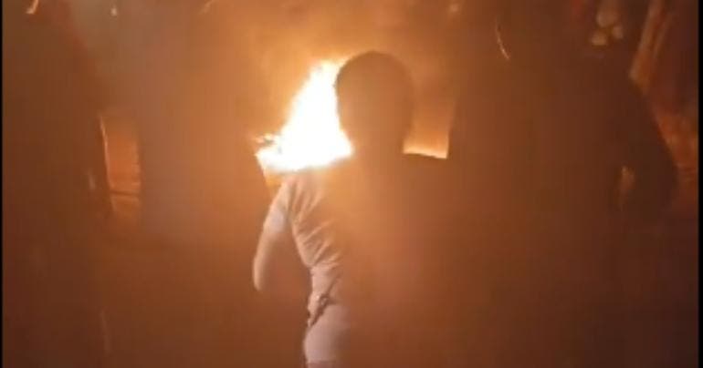 Imágenes sensibles: linchan a un hombre en Centla, Tabasco