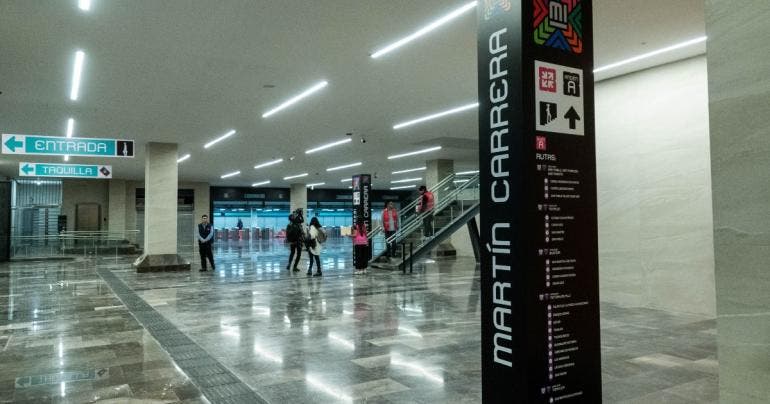 Metro Martin Carrera caja marihuana