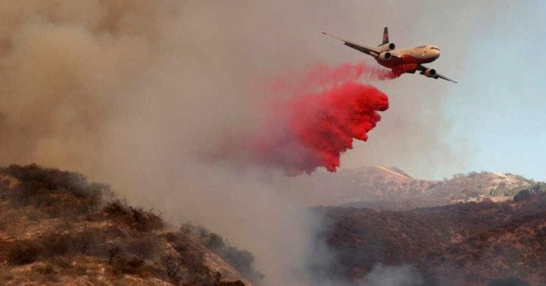 Polvo rosa en los incendios de Los Ángeles