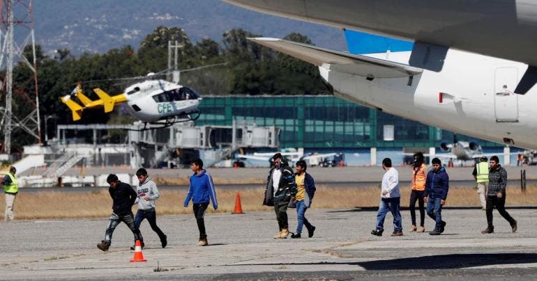 SRE responde a supuesto rechazo de vuelo con deportados ‘Los aceptaremos con los brazos abiertos’