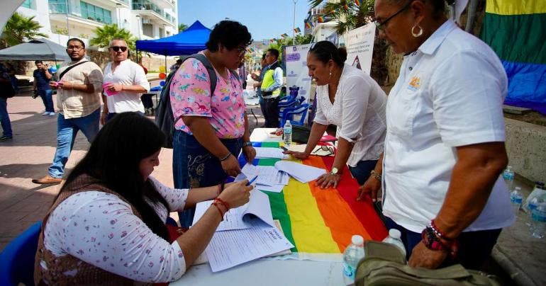 Acapulco realiza feria de empleo con mil plazas para el colectivo LGBTI