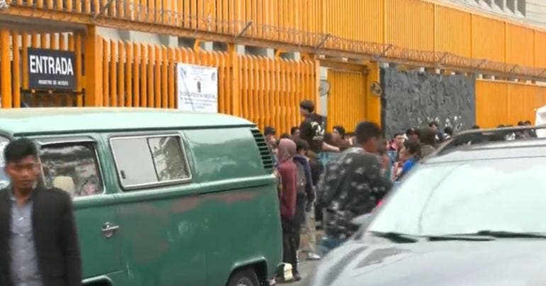 encapuchados toman Prepa 8