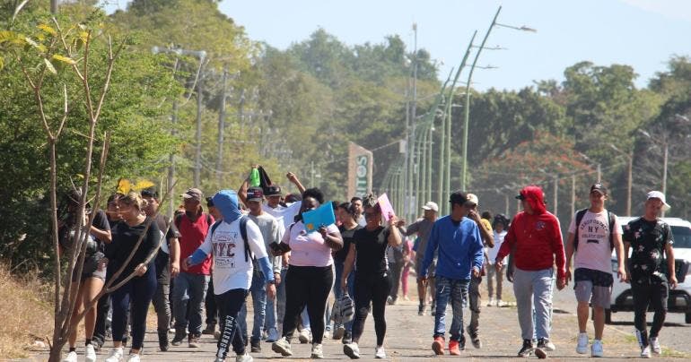 migrantes batallan volver paises Trump
