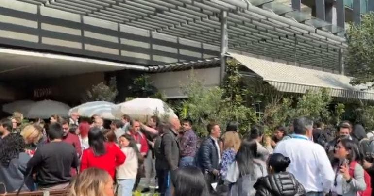 Plaza Artz Pedregal incendio evacuan personas