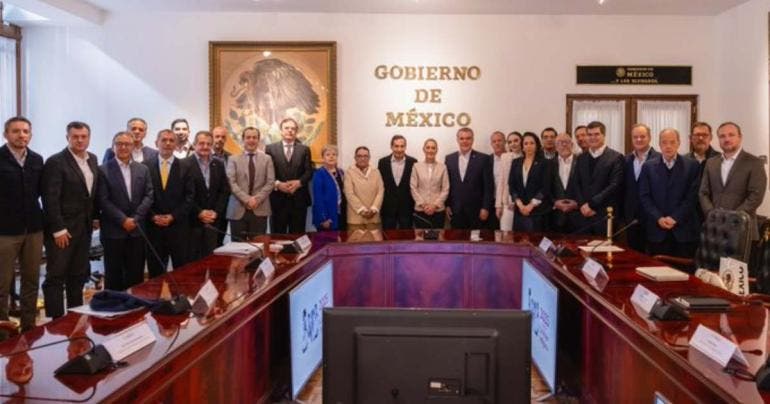 Sheinbaum se reúne con el CCE para revisar avances del Plan México