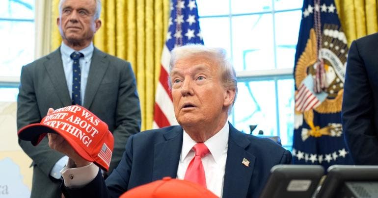 Trump planea registrar indocumentados huellas dactilares