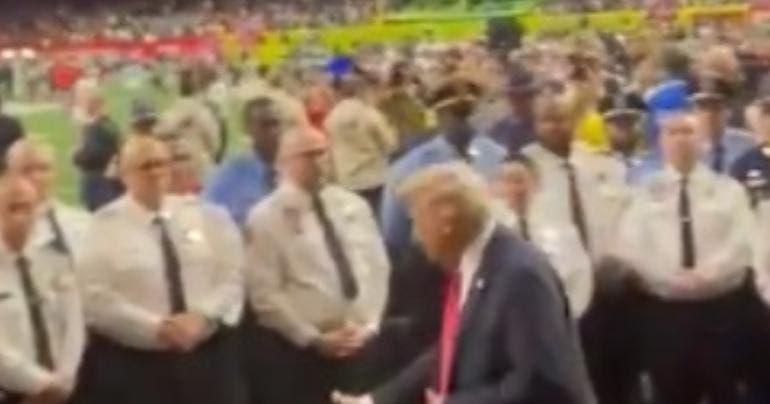 Trump primer presidente activo Super Bowl