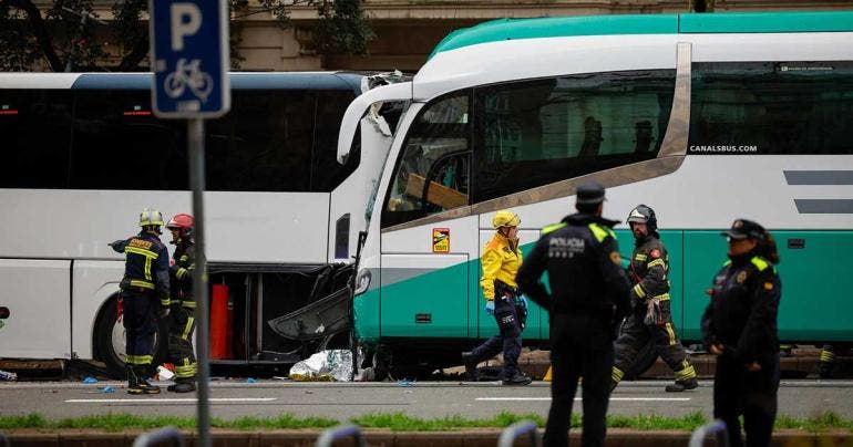 Choque de autobuses en Barcelona
