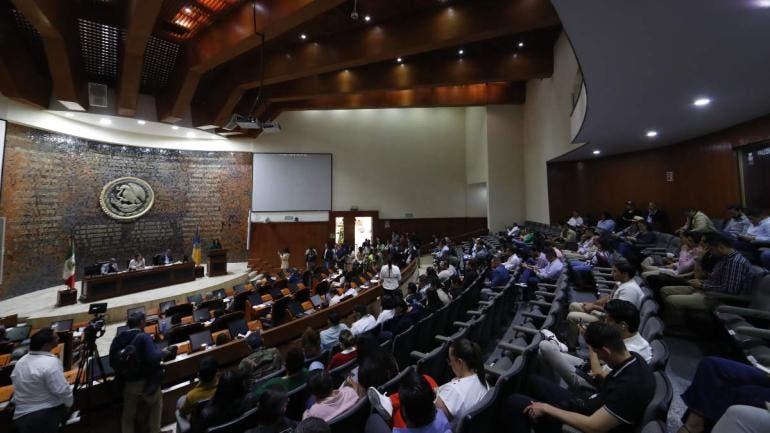 Congreso de Jalisco rechaza permitir a menores cambiar su identidad de género