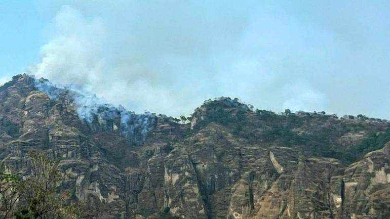 Controlan 70% del incendio forestal en el Parque Nacional ‘El Tepozteco’