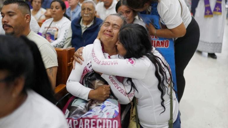 Familiares de desaparecidos piden participación en reformas de Sheinbaum