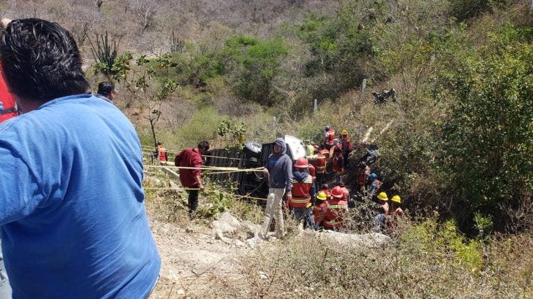 Mitla Tehuantepec vuelca autobus 11 muertos