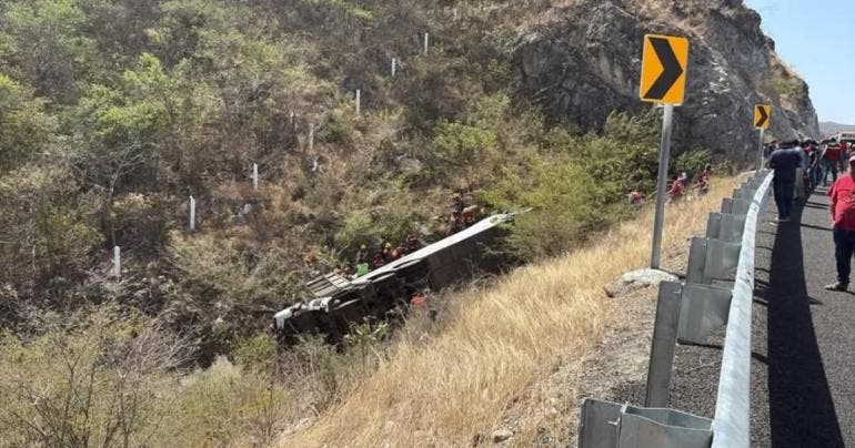 sube 18 muertos autopista Mitla-Tehuantepec