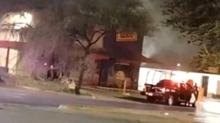 Suman cinco ataques incendiarios contra Pollo Loco en NL ¿Qué está pasando