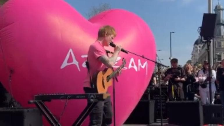 Ed Sheeran presenta su nueva canción ‘Azizam’ con un concierto sorpresa en Londres