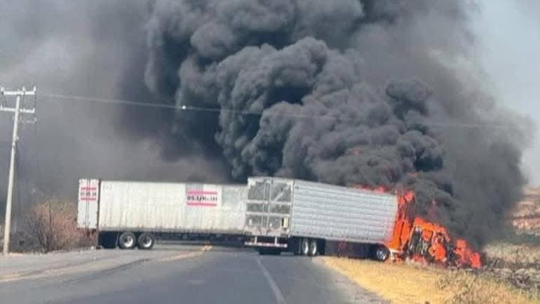 narcobloqueos quema autos CJNG Guanajuato Michoacan Jalisco