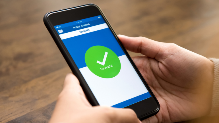 Ya puedes transferir dinero mediante Facebook